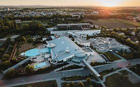 Therme Laa Hotel Silent Spa Villas